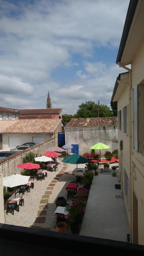 Cafe De Paris Otel Lesparre-Médoc Dış mekan fotoğraf